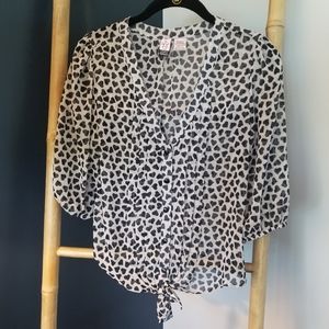 Stylish black heart design top